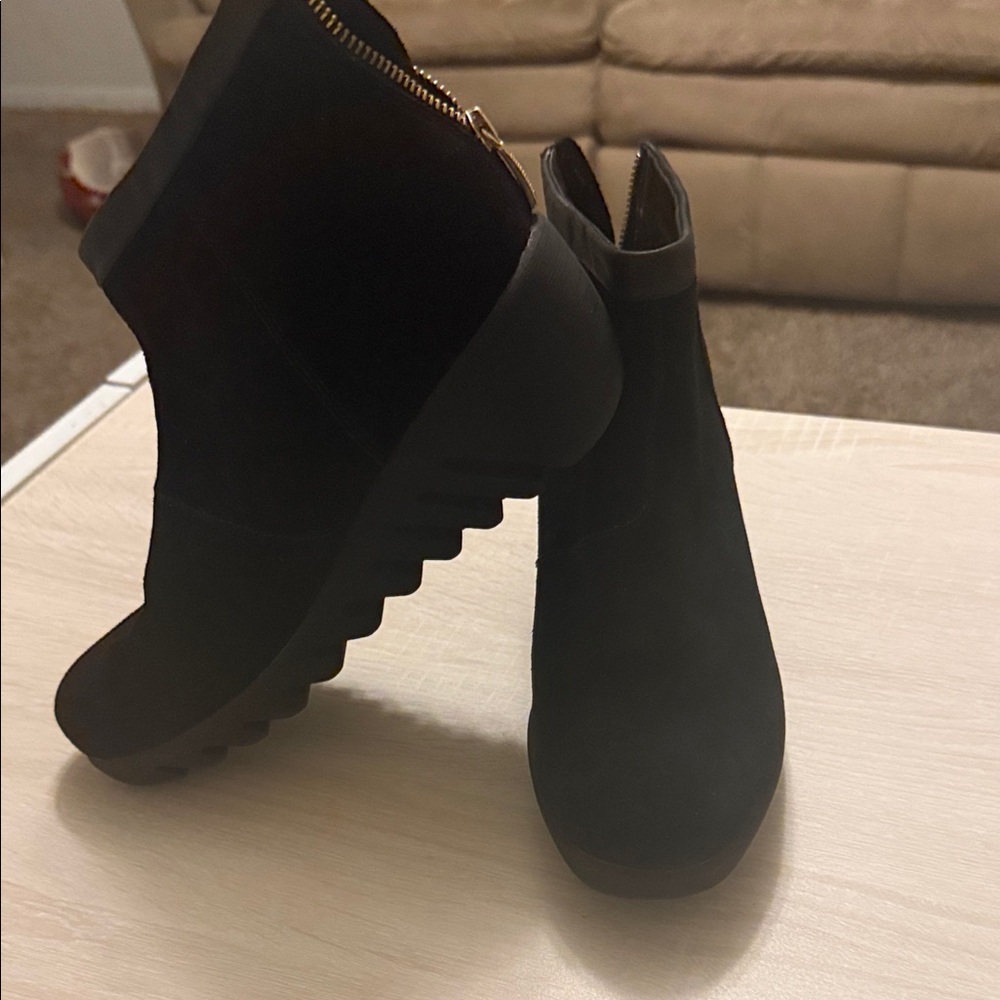 Cougar Black Ankle Boots with Gold Accent
